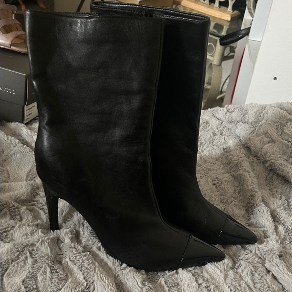 Elegant Black Leather Boots